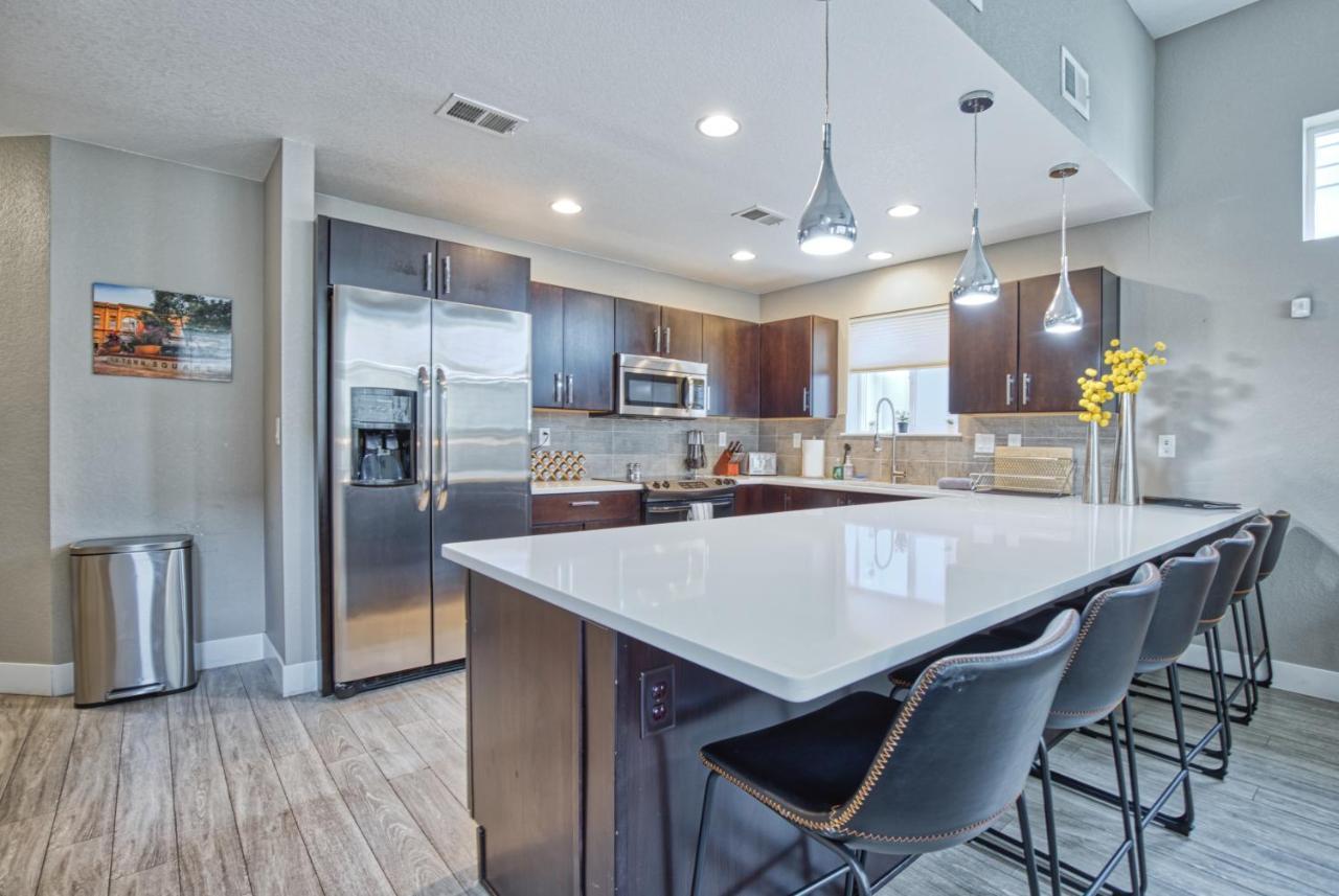 Modern Townhome Near Old Town, Breweries, & River! Fort Collins Luaran gambar