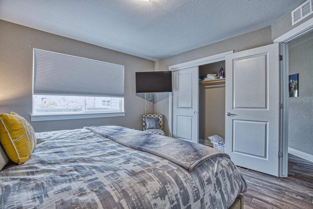 Modern Townhome Near Old Town, Breweries, & River! Fort Collins Luaran gambar